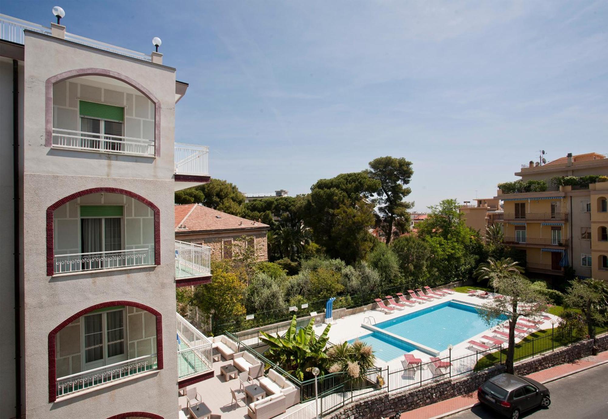 Hotel Garden Alassio Exterior photo